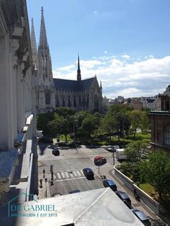 KLASSISCHE ALTBAUWOHNUNG mit MINI-TERRASSE, N�HE VOTIVKIRCHE