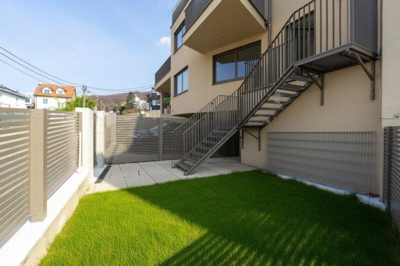 Garten und Stiege zum Wohnraum