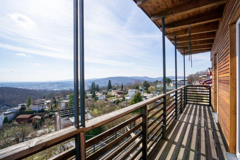 Balkon im obersten Gescho�