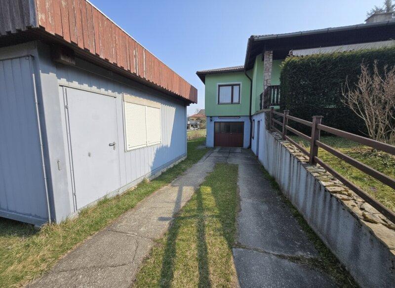 Einfahrt/ Zufahrt Garage