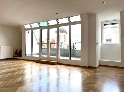 K�rnterstra�e ! Elegante 5 Zimmer- Maisonette mit 2 Terrassen !