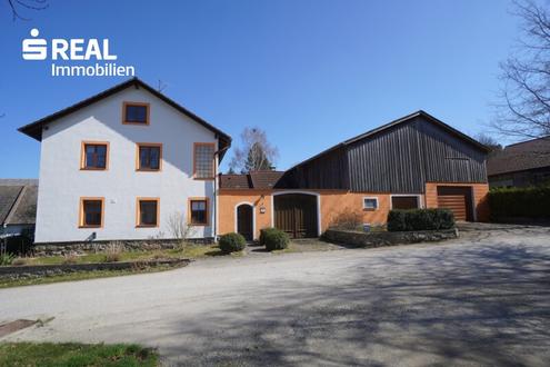 Gro�es Wohnhaus, gro�er Garten, gro�e Maschinenhalle