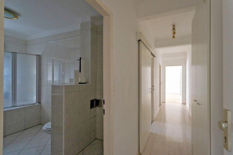 Vorraum_Gang_Richtung Bad