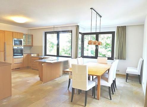 Doppelhaush�lfte in bester Lage mit kleinem Garten