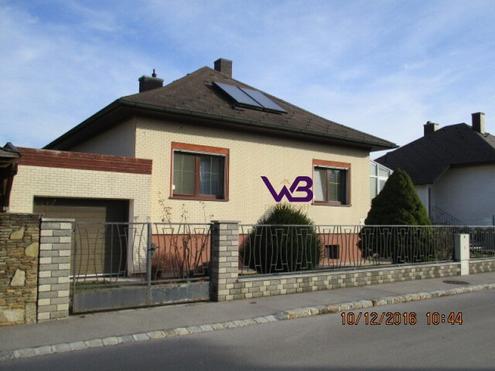 3 Zimmer-Einfamilienhaus mit gro�en Garten und Garage zum Mieten!