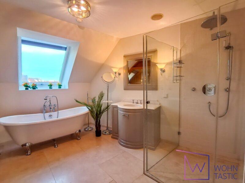 gro�z�giges Hauptbad