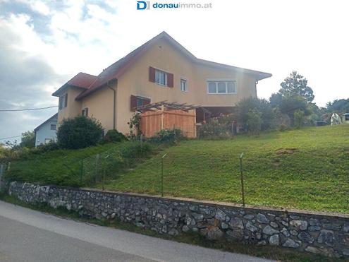 Traumlage! Gepflegtes, gro�z�giges Haus mit gro�em Grund, Pool in sonniger Ruhelage in St.Peter - auch f�r 2 Familien m�glich