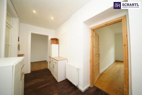 VOLLSANIERT & ZUM WOHLF�HLEN! Hochwertig sanierte Altbauwohnung mit Charme, Raum & Qualit�t