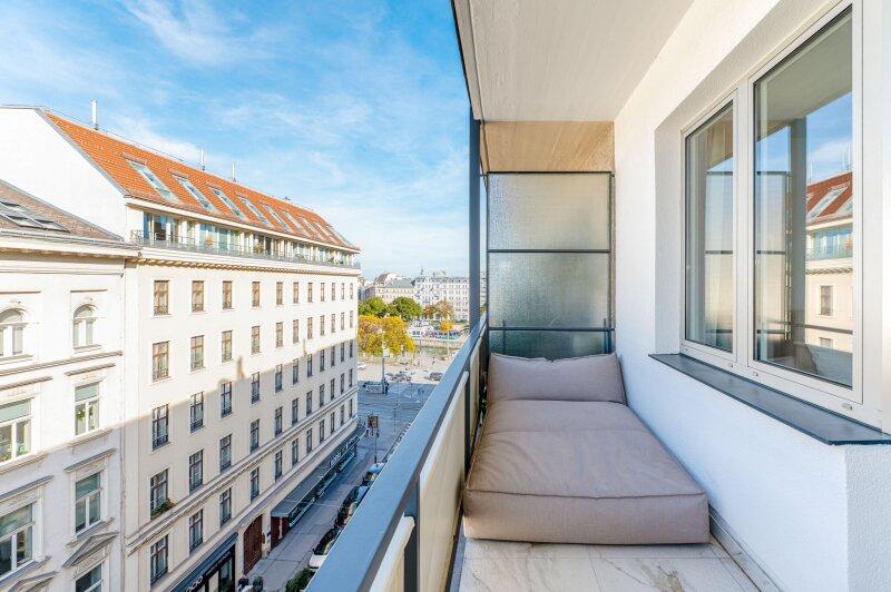 Loggia mit Blick auf den Donaukanal