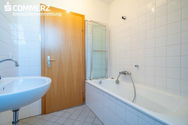 Badezimmer mit Tageslicht