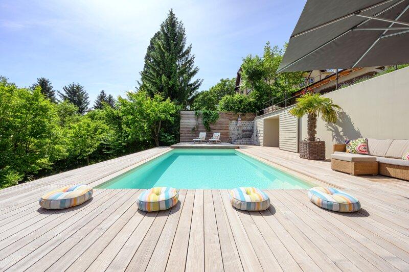 Salzwasserpool mit Gegenstromanlage