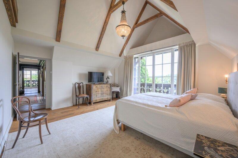 s�dseitiges Zimmer mit Loggia im OG