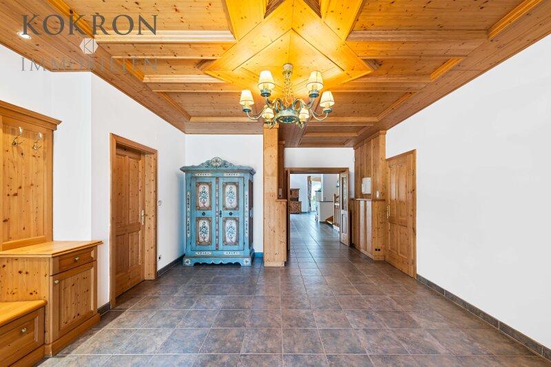 Das gro�z�gige Entree