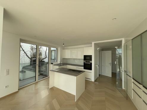 181 m� LUXURI�SE DACHGESCHOSS-WOHNUNG -- BALKON -- KLIMA -- EXTRA STUDIO/B�RO -- 2 EING�NGE!