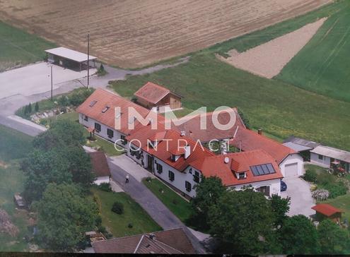Gast- und Wohnhaus inkl. 4 Ferienwohnungen, 7 Garagenpl�tze und Parkpl�tze ca 3.500 m2 Grundfl�che