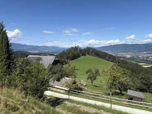 10 ha Reiterhof mit Reitplatz und Panoramalage