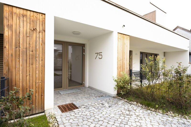 Hauseingang Kremstalstra�e 75