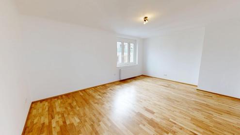 Am Puls der Stadt: 2026 modernisierte 2-Zimmer-Wohnung mit Loggia und Top-�ffi-Anbindung