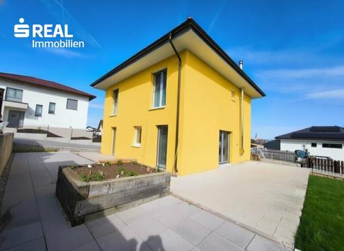 Neuwertiges Einfamilienhaus in familienfreundlicher Lage