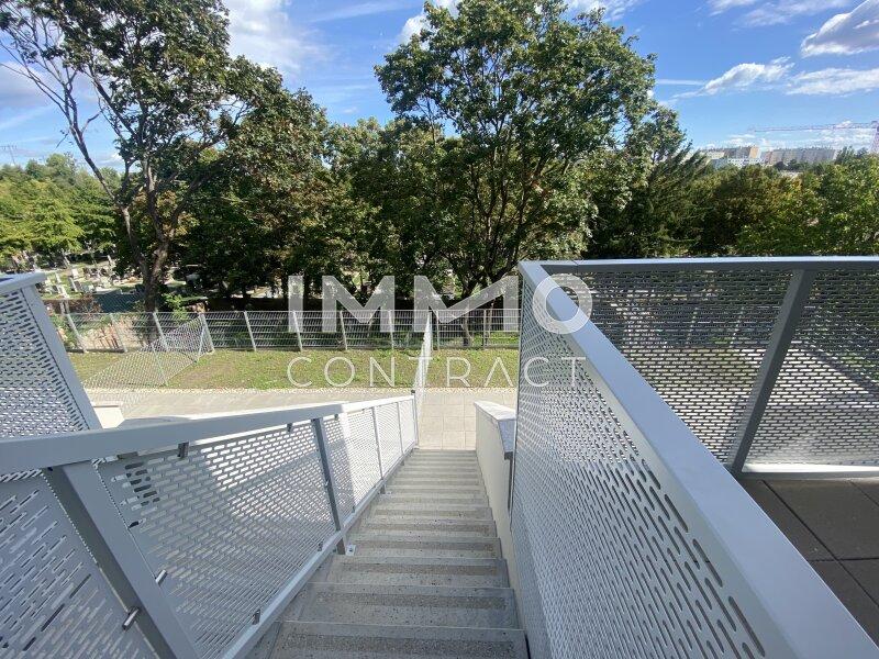 Au�entreppe in den Gartenbereich