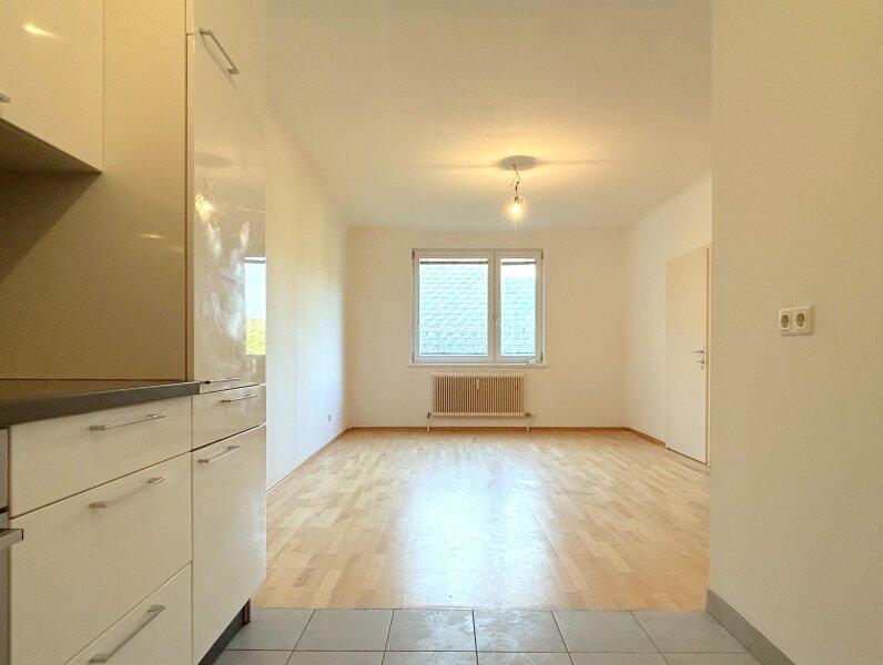 Wohnzimmer aus Sicht der K�che