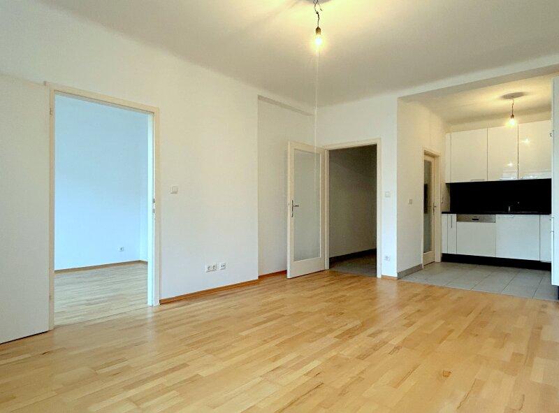 Wohnzimmer mit K�che