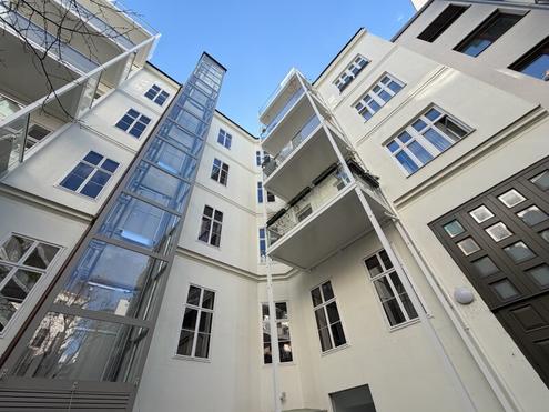 ERSTBEZUG NACH GENERALSANIERUNG: stilvolle 2-Zimmer-Altbauwohnung N�he Kardinal-Nagl-Platz