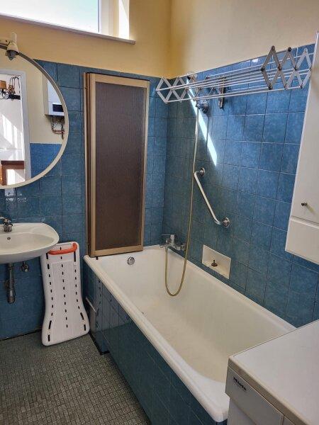 Charmante Villa mit weitl�ufigem Garten, Wintergarten & viel