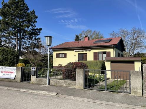 SEHR GEPFLEGTES EINFAMILIENHAUS N�HE NEUSIEDLER-SEE - POOL/GARAGE/RUHELAGE!