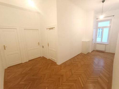 Altbaujuwel mit rund 136 m� - 3 Zimmern in zentraler Lage - N�he U1 S�dtiroler Platz! WG geeignet!