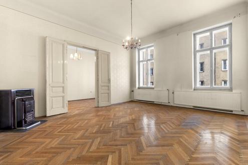 Entwicklungsw�rdige Stilaltbauwohnung in toller Lage! Verwirklichen Sie Ihren Altbautraum!