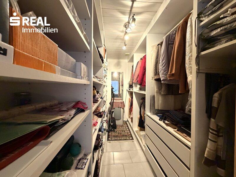 begehbarer Kleiderschrank