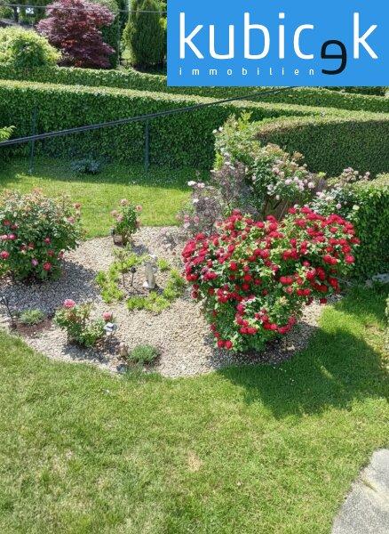 Blick in den Garten von der Mansarde