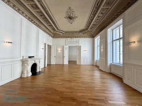 REPR�SENTATIVE BELETAGE BEIM PARLAMENT