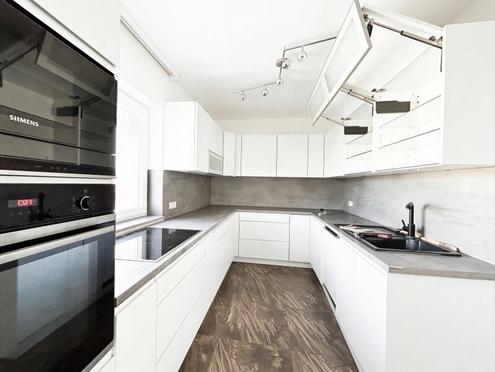 Helle 3-Zimmer-Wohnung mit Balkon in Top-Lage beim Hauptplatz - Wohnen im Herzen der Stadt