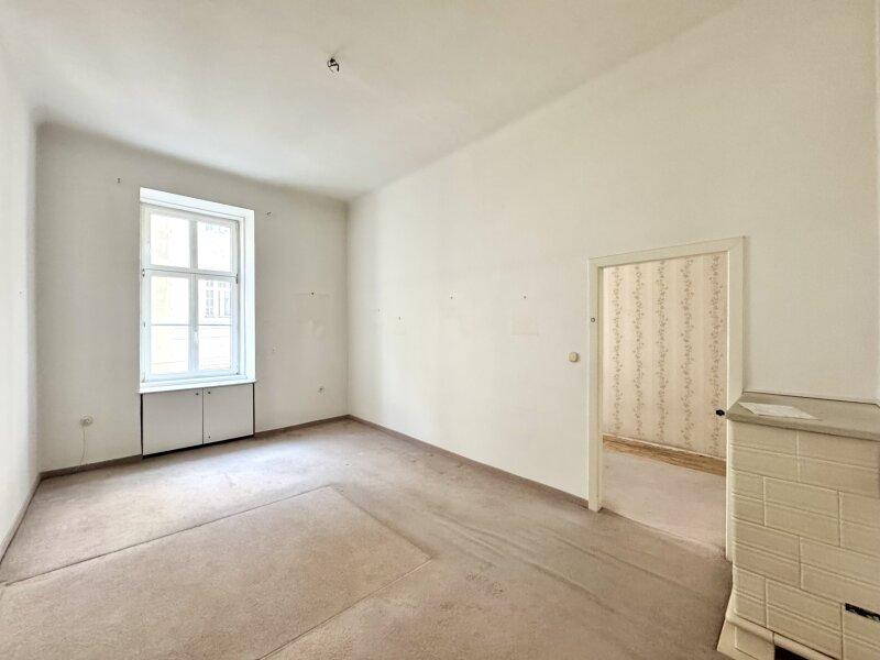 stra�enseitiges Zimmer