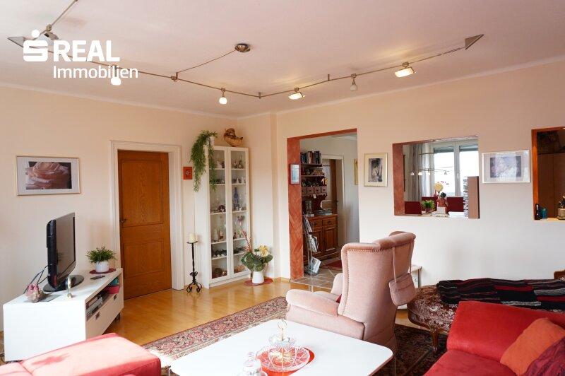 lichtdurchfluteter Wohnbereich