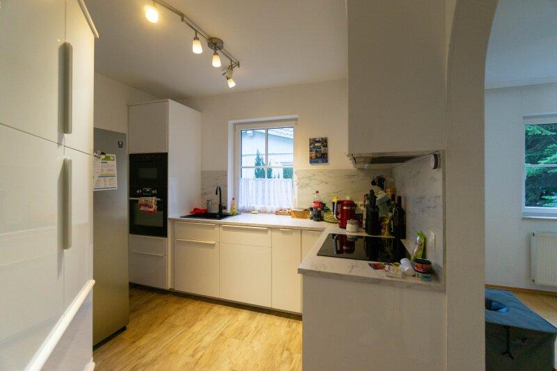 K�che mit Einbauger�ten