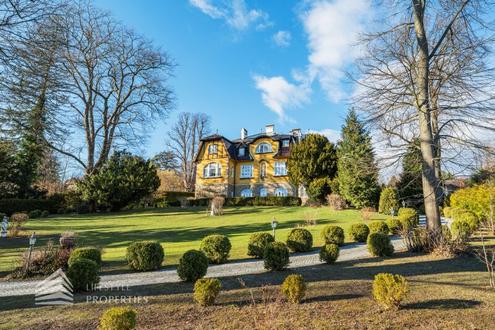 Historische Villa mit wundersch�nem Garten im Wienerwald