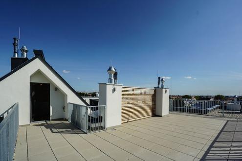 Josef-Kutscha-Gasse - 3 Zimmmer DG-Maisonette mit Galerie, 3 Terrassen und Garage