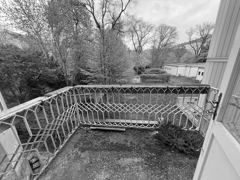 Erstbezug nach Sanierung - AltbauWohnung mit Balkon