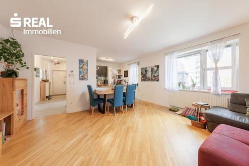 WOHNTRAUM - WUNDERSCHÖNE 4 ZIMMERWOHNUNG MIT BALKON UND GARAGENPLATZ