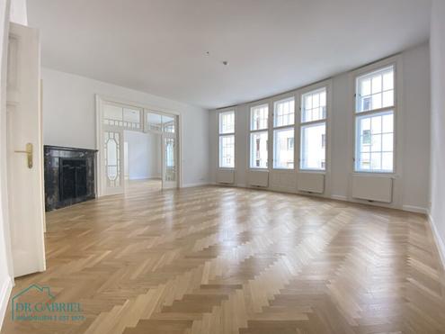 REPR�SENTATIVE RENOVIERTE ALTBAUMIETE - 2 SCHLAFZIMMER