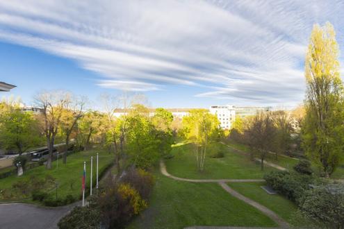 Argentinierstra�e - repr�sentativer 2 Zimmer Neubau mit Loggia und ca. 8.000m2 gro�en Park