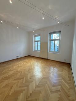 Hell, viele Fenster und idealer Grundriss f�r 2 Personen