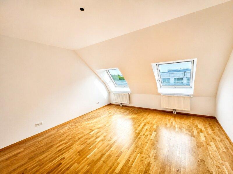 erstes Schlafzimmer (Foto vom Abgeber)