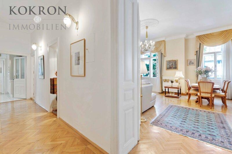 Der zentrale Gang verbindet alle Zimmer