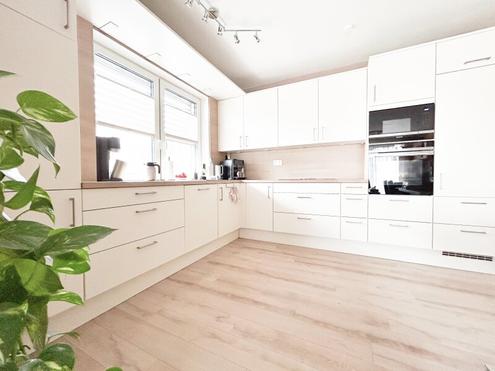 Attraktive 3-Zimmer-Wohnung mit Terrasse in ruhiger Lage von Bad Deutsch-Altenburg - inklusive 2 Kfz-Stellpl�tze