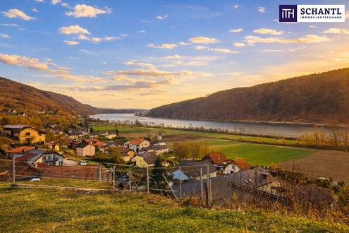 Schnell sein bei dem Preis! Seltenes Baugrundst�ck mit genialem Donau-Blick in ruhiger Lage: 2.168 m� f�r gro�z�giges Eigenheim, Mehrgenerationenwohnen oder Wohnen & Arbeiten auf einem Grundst�ck!