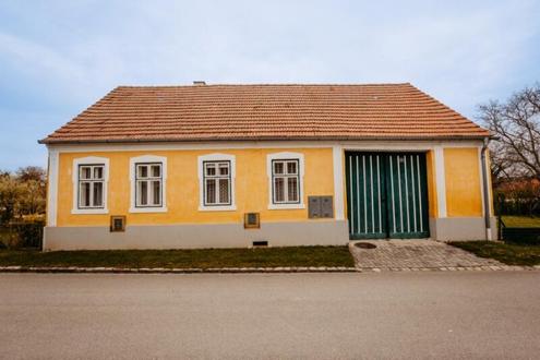 Besterhaltenes und erhaltenswertes  Landhaus.